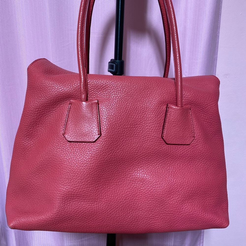 Burberry Baynard Leather Medium Handbag